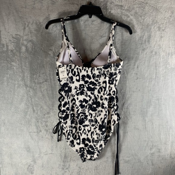 Bar III Women's Swimsuit M One Piece Lace Up Sides Animal Print Spot Garden NWT - Picture 2 of 8